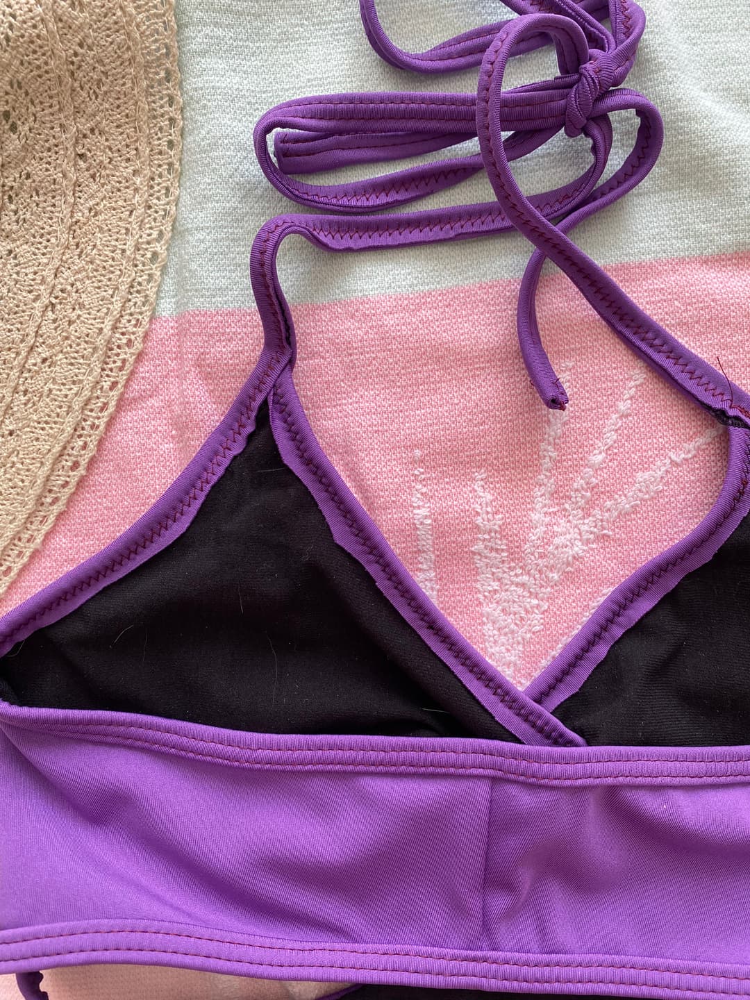 Envers du haut du maillot de bain Castalia de Charlotte Jaubert cousu par mes soins