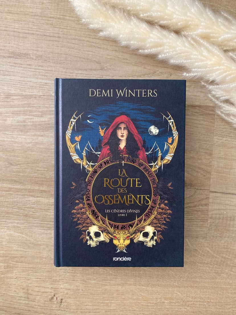 Avis lecture: Les cendres divines tome 1